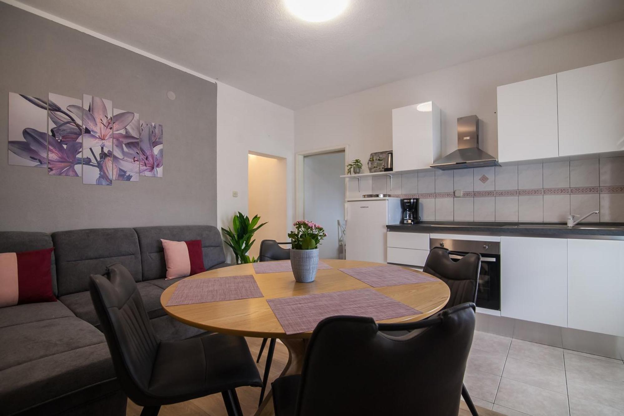 Apartments Paula Bol Dış mekan fotoğraf