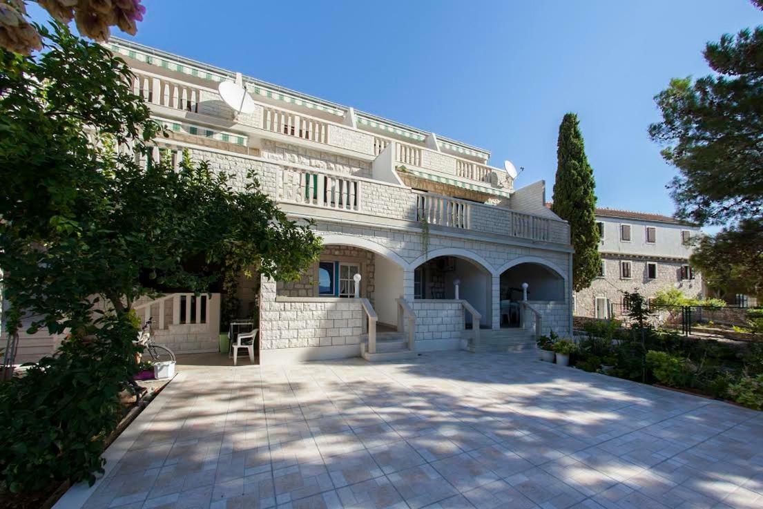 Apartments Paula Bol Dış mekan fotoğraf