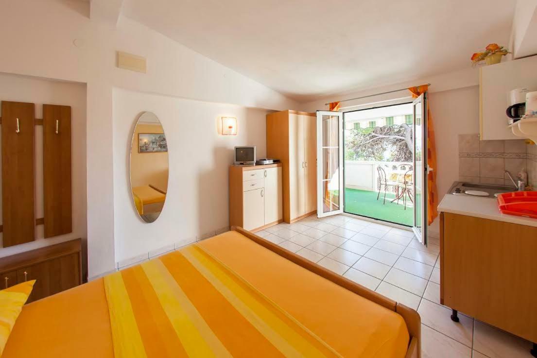 Apartments Paula Bol Dış mekan fotoğraf